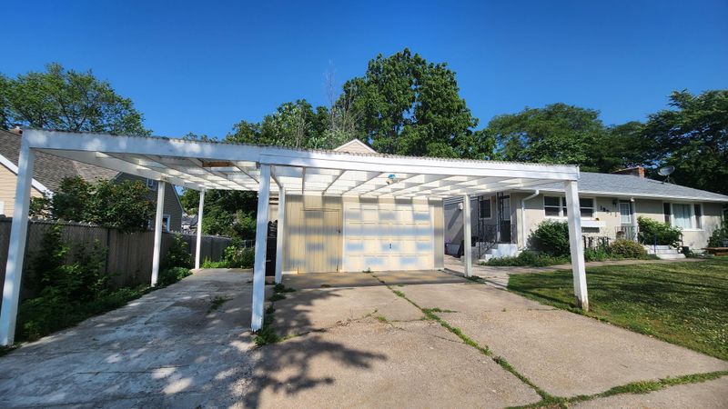 1951 Hazelwood St, Maplewood, MN 55109