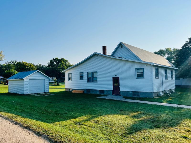 300 2nd St NW, Pelican Rapids, MN 56572