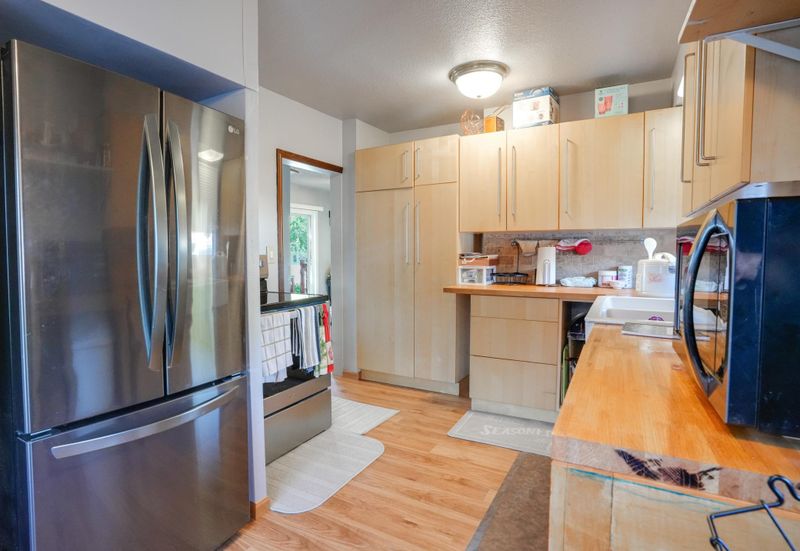 1492 Larpenteur Ave E, Saint Paul, MN 55109