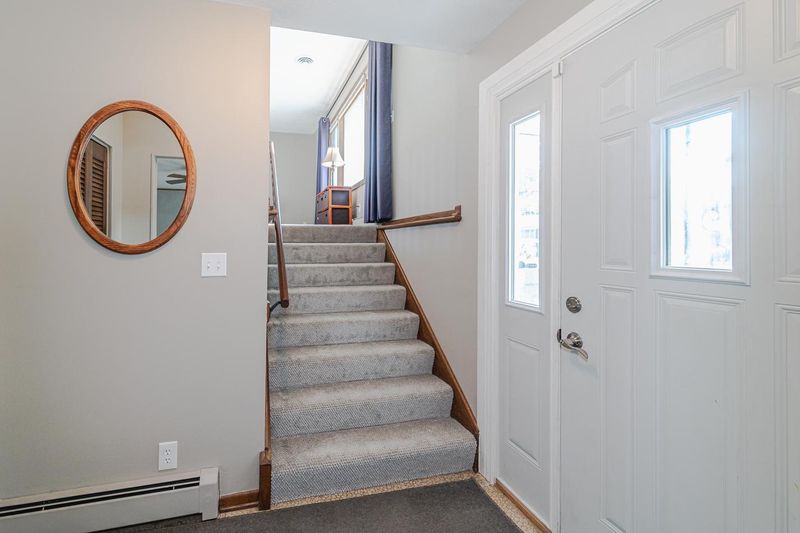 2320 Explorer Ct, Burnsville, MN 55337