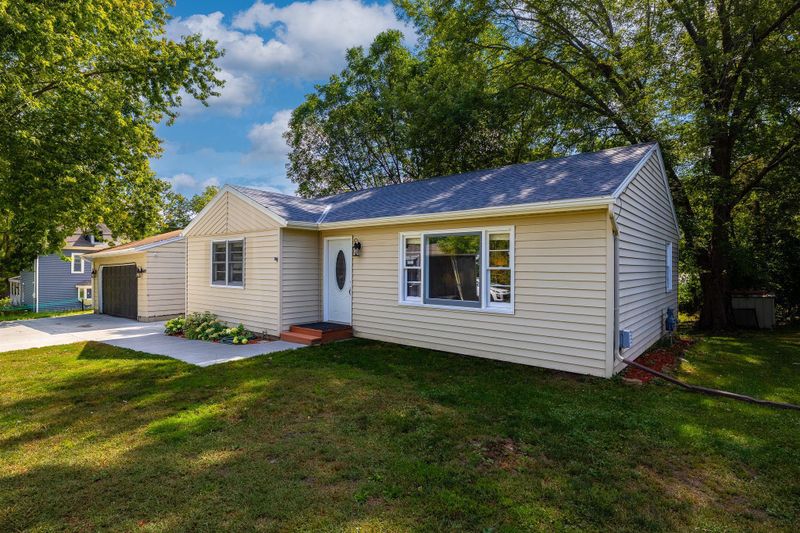 605 Cedar St, Henderson, MN 56044