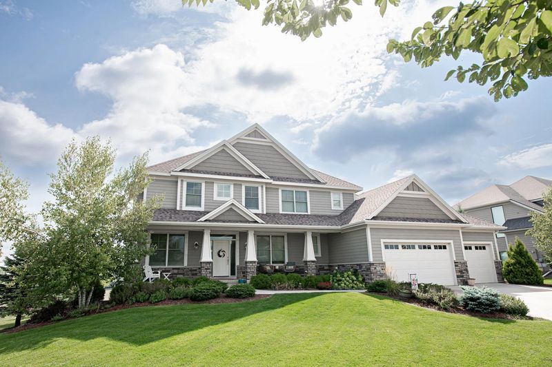 2333 Scenic Park Pl SW, Rochester, MN 55902