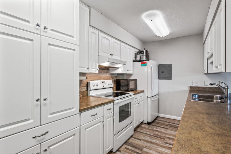 8935 Old Cedar Ave S #205, Bloomington, MN 55425