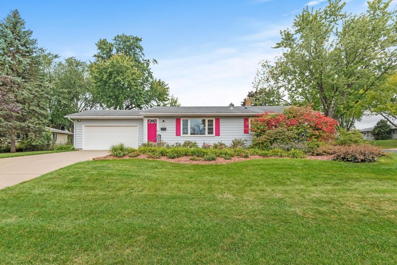 3260 68th Ct E, Inver Grove Heights, MN 55076