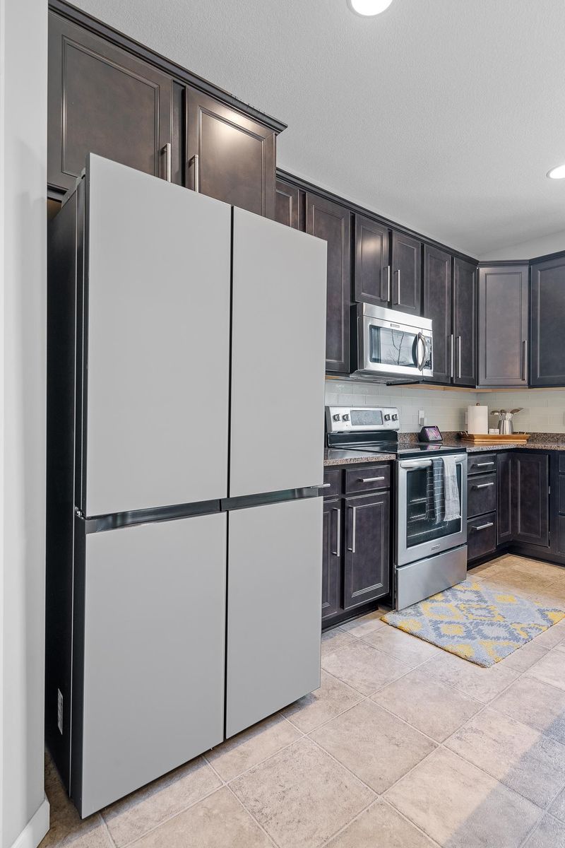 12715 Glenhurst Ave, Savage, MN 55378