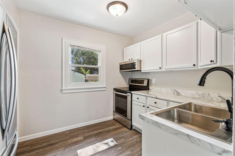 2315 Golden Valley Rd, Minneapolis, MN 55411