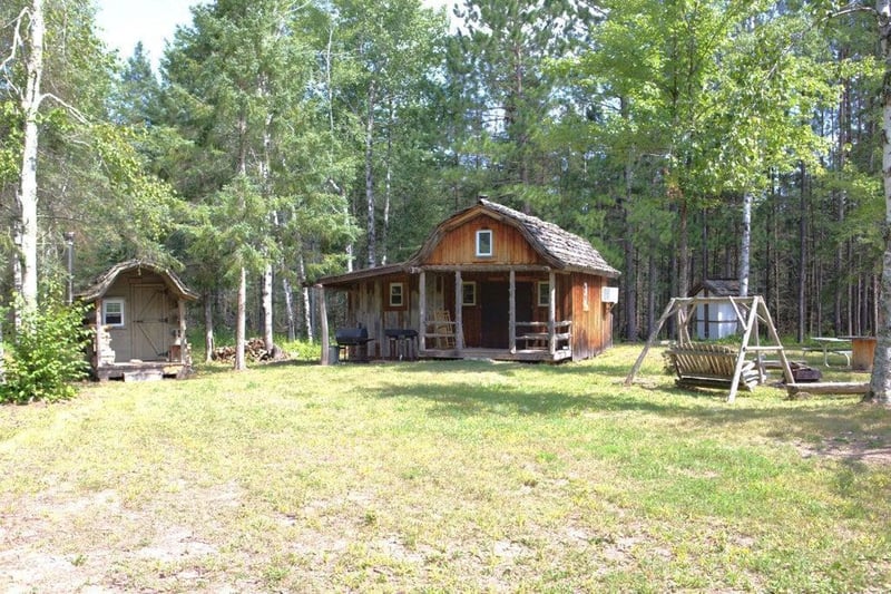 232 Barker Rd, Wrenshall, MN 55797