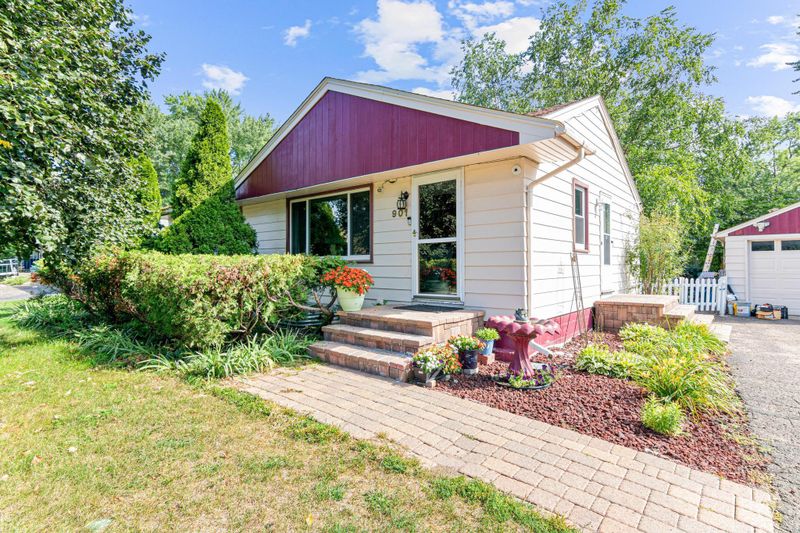 901 Sunkist Pw, Brooklyn Park, MN 55444