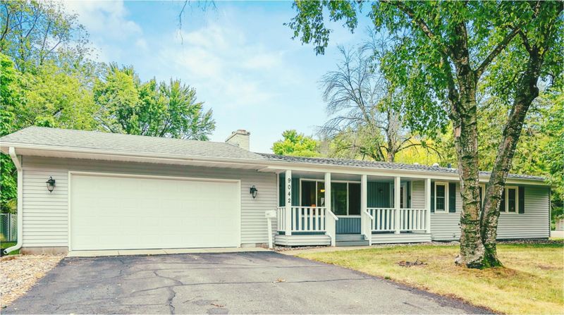 9042 Kell Cir, Bloomington, MN 55437