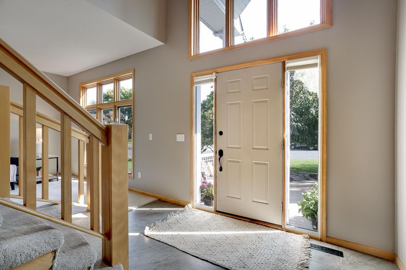 14750 River Run Ct, Savage, MN 55378