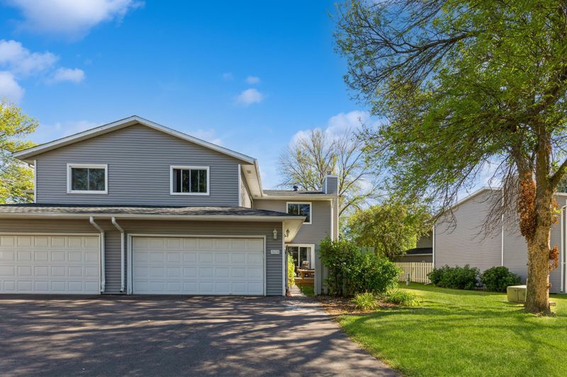 7628 Dunmore Rd, Woodbury, MN 55125