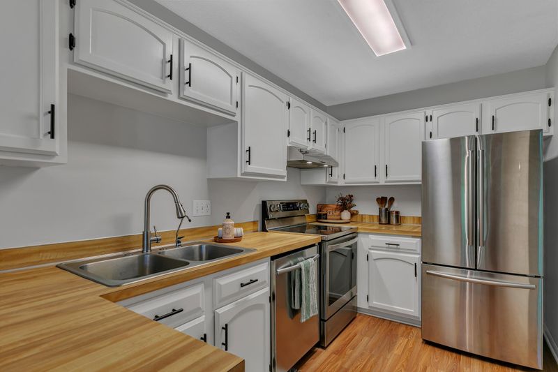 13681 74th Pl N, Maple Grove, MN 55311