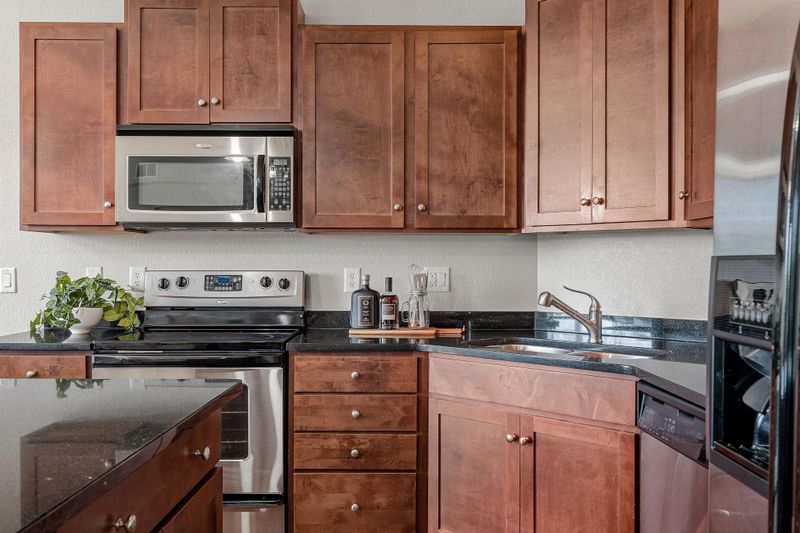 1155 Ford Rd #211, Saint Louis Park, MN 55426