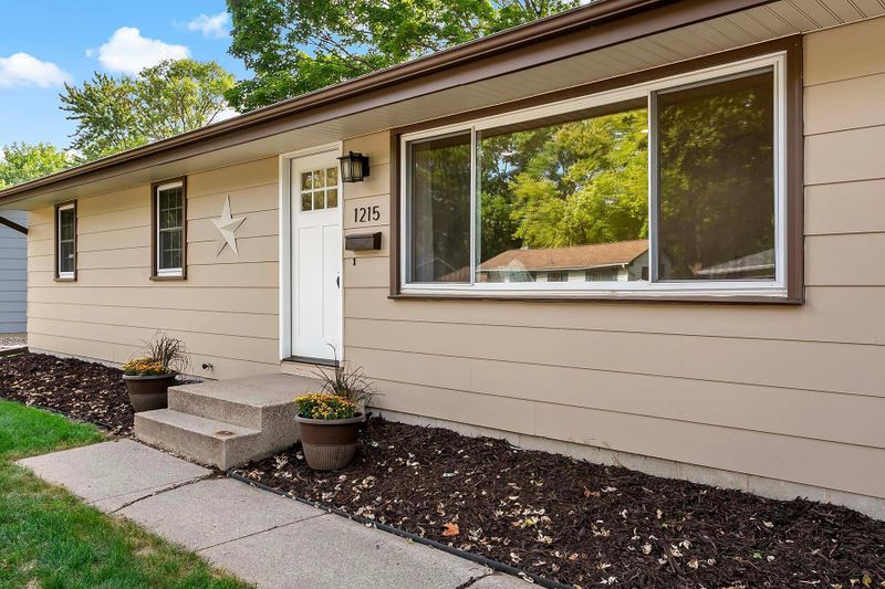 1215 Prairie St, Chaska, MN 55318