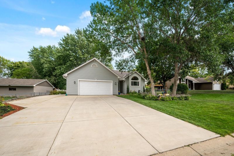 20830 India Ave, Lakeville, MN 55044