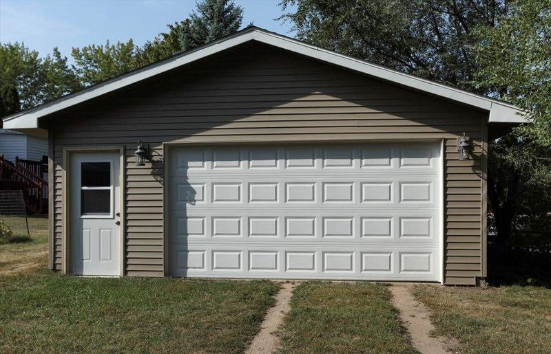611 4th Ave E, Durand, WI 54736