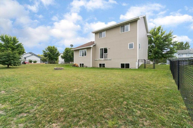 10216 46th St NE, Saint Michael, MN 55376