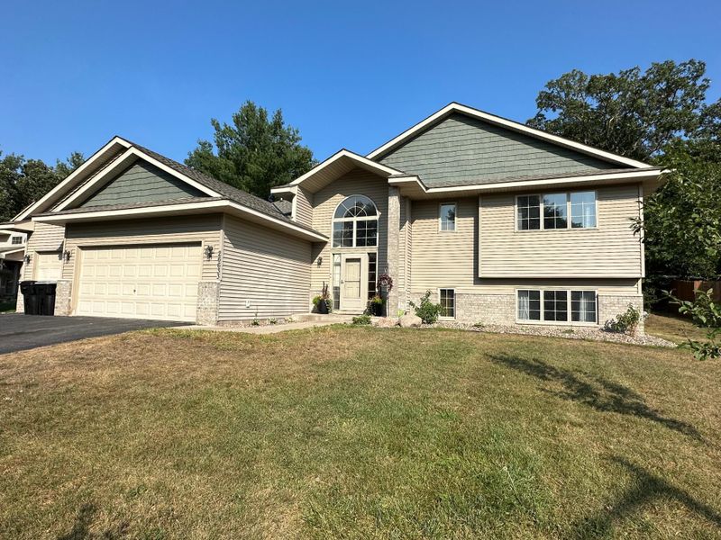 26633 9th St W, Zimmerman, MN 55398
