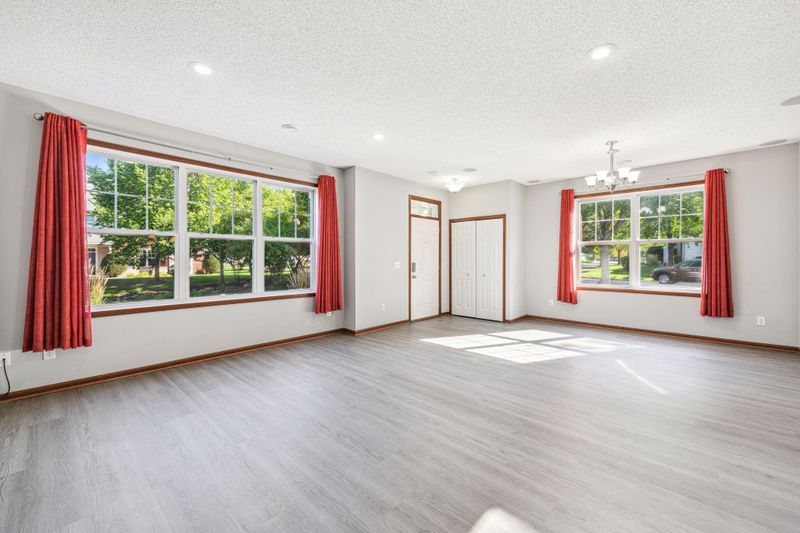3352 Hazel Trl #A, Woodbury, MN 55129