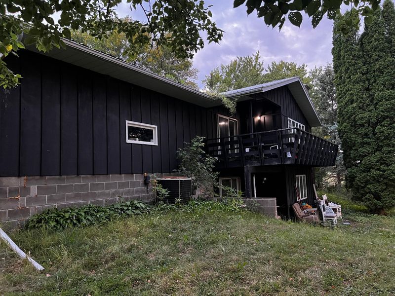 15687 Dover Trl, Faribault, MN 55021