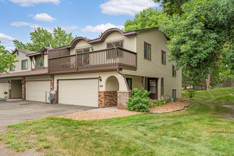 8673 Maplebrook Pw N, Brooklyn Park, MN 55445