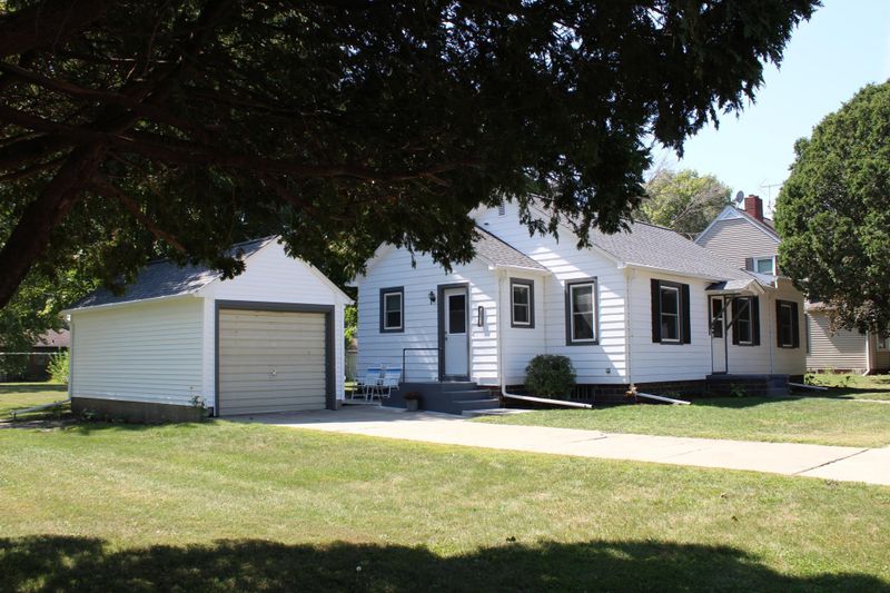 20 Ash St W, Trimont, MN 56176