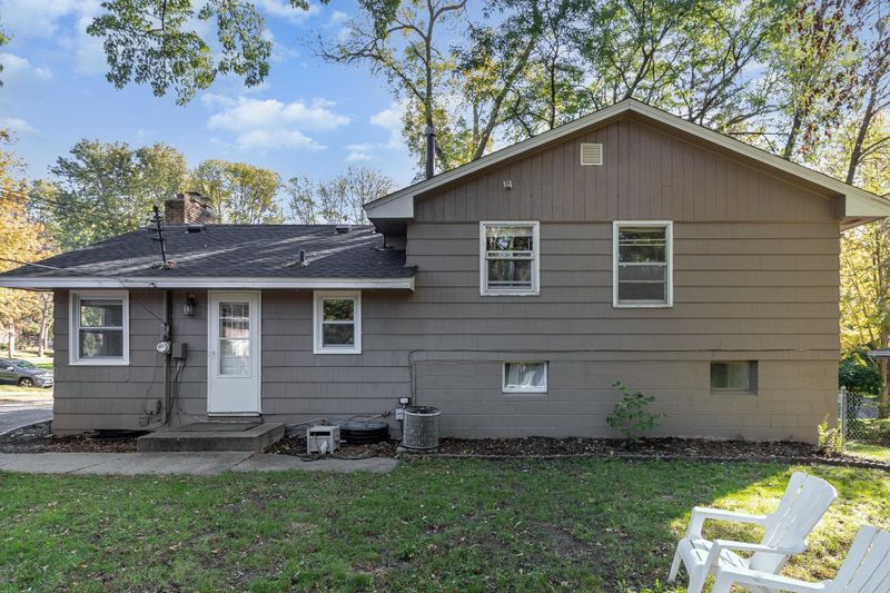 10916 Russell Ave S, Bloomington, MN 55431