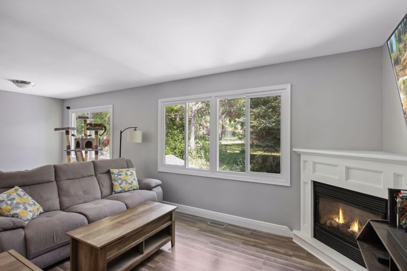 15110 Summerhill Dr, Eden Prairie, MN 55346