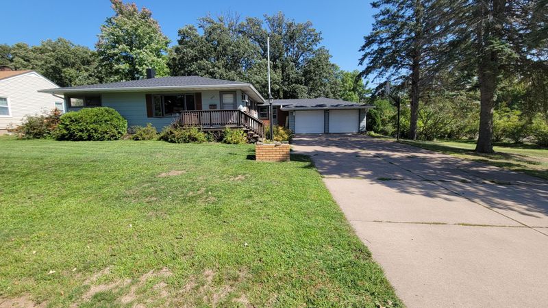 606 College St, Spooner, WI 54801