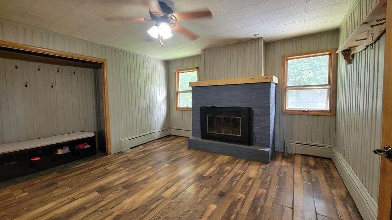 606 College St, Spooner, WI 54801