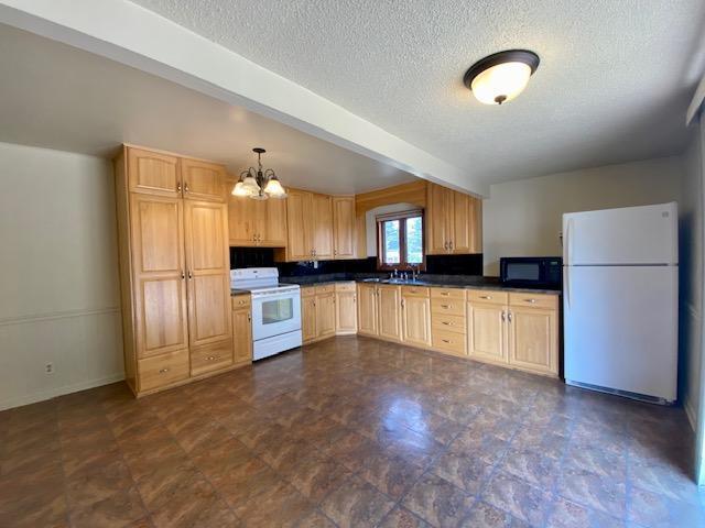 140 Center St S, Utica, MN 55979
