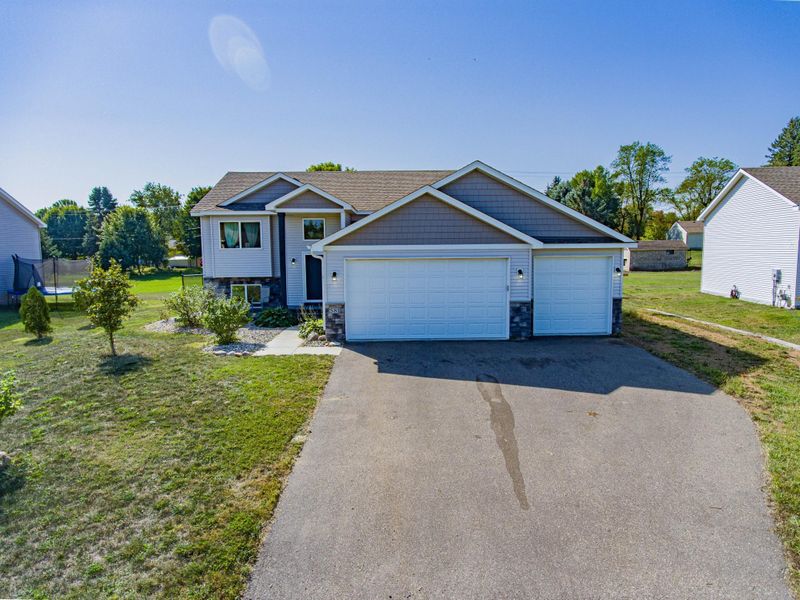 581 Park St E, New Germany, MN 55367
