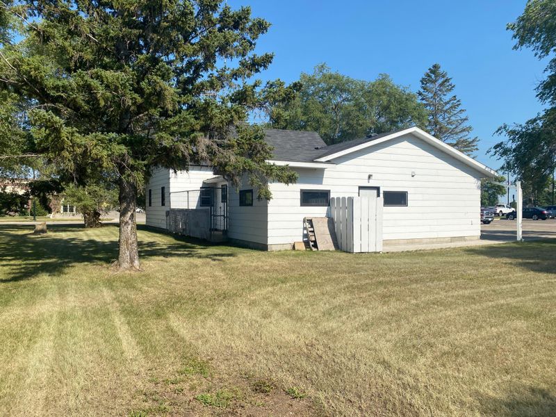 670 3rd Ave SE, Perham, MN 56573