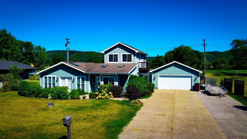 1327 S River Rd, Buffalo City, WI 54622
