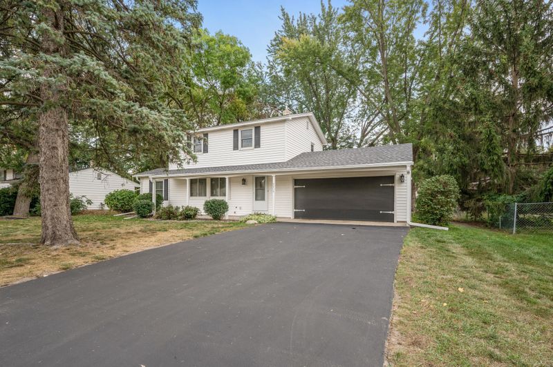 2218 County Road F E, White Bear Lake, MN 55110