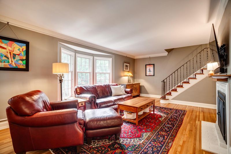 1924 E River Ter, Minneapolis, MN 55414