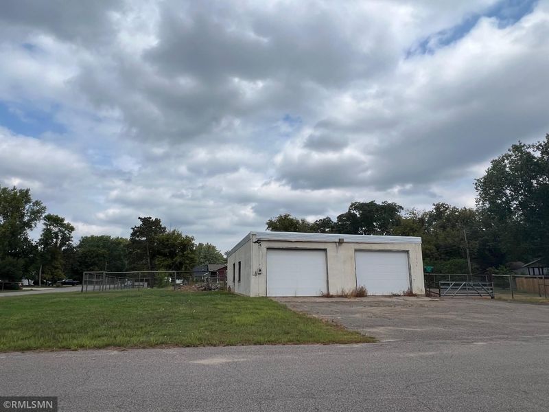 706 9th St N, Princeton, MN 55371