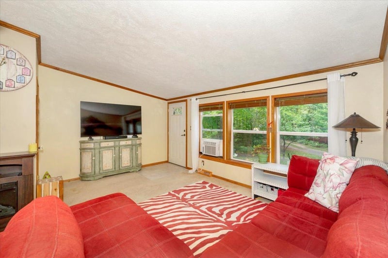 7170 S Dougs Cir, Lake Nebagamon, WI 54849