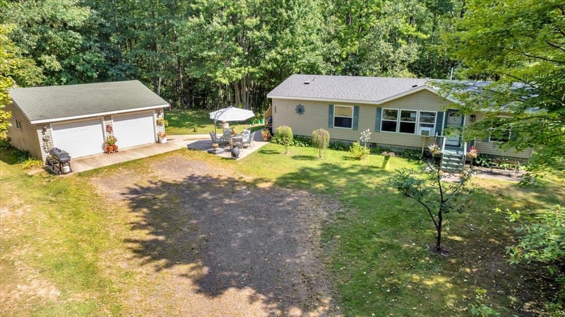 7170 S Dougs Cir, Lake Nebagamon, WI 54849