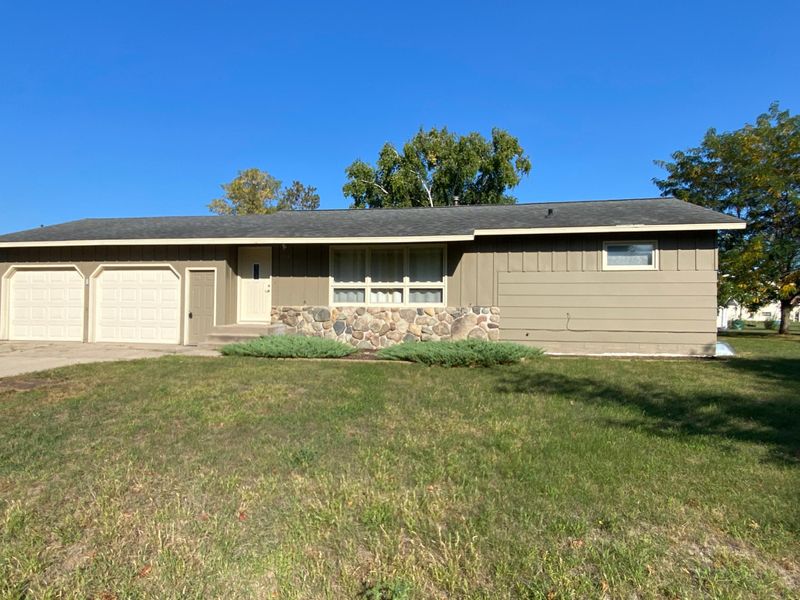1018 10th St SW, Wadena, MN 56482
