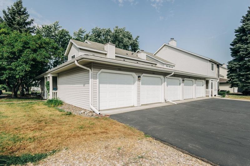 4100 3rd St NE #101, Columbia Heights, MN 55421
