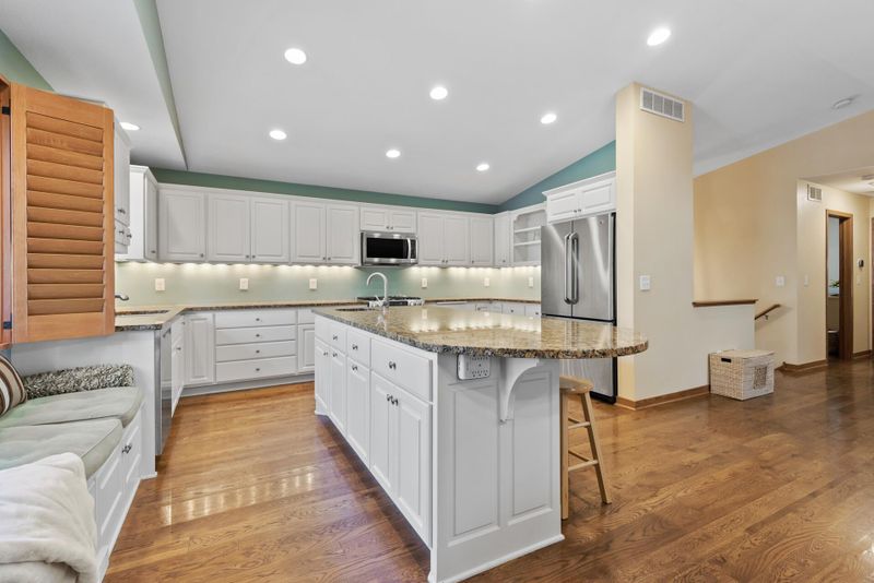 14617 Hanover Ln, Apple Valley, MN 55124