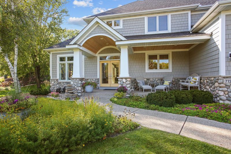 7122 Bunker Ct, Eden Prairie, MN 55346