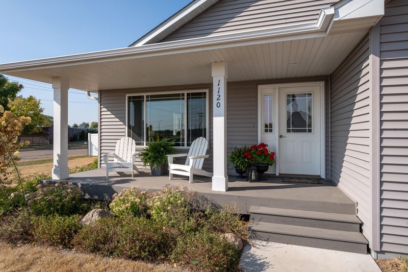 1120 Mill St W, Cannon Falls, MN 55009