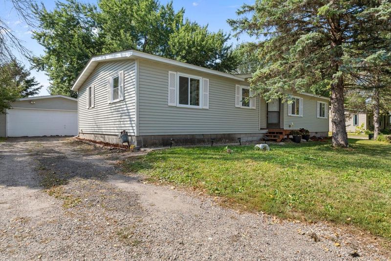 1983 Cardinal Dr, Hugo, MN 55038