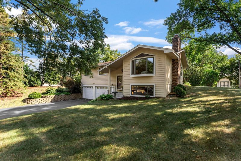 8661 Red Oak Dr, Eden Prairie, MN 55347