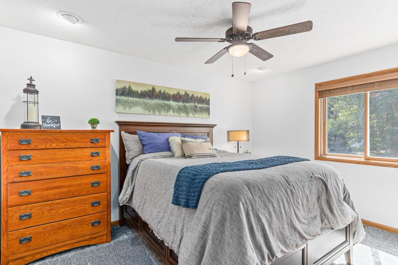 30540 Wallmark Lake Dr, Chisago City, MN 55013