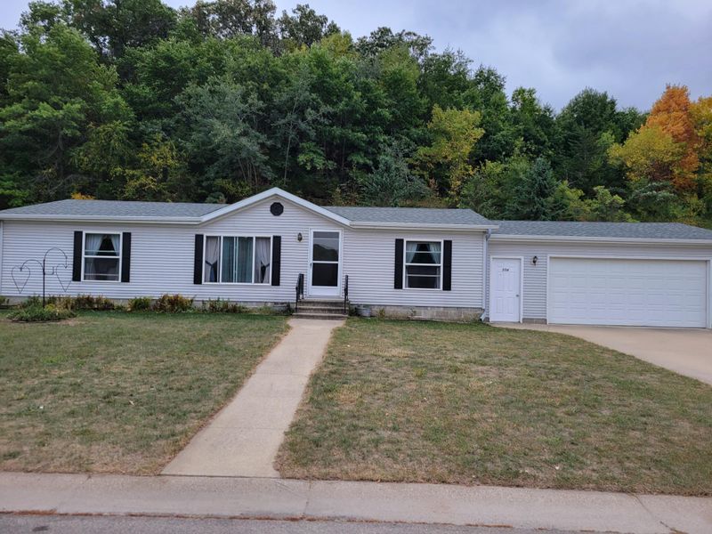 554 Wiskow Way, Saint Charles, MN 55972