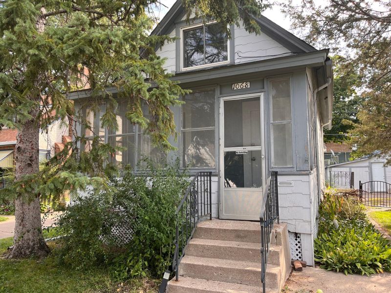 1068 Como Pl, Saint Paul, MN 55103