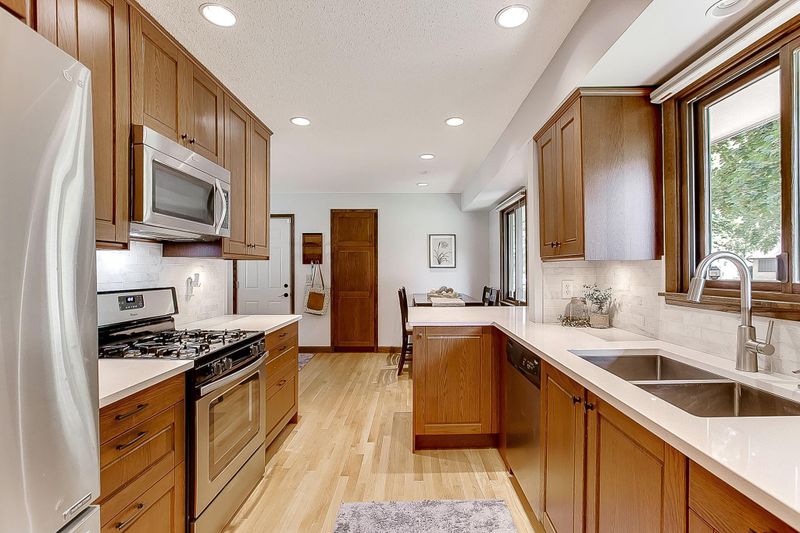 13361 Flagstaff Ave, Apple Valley, MN 55124